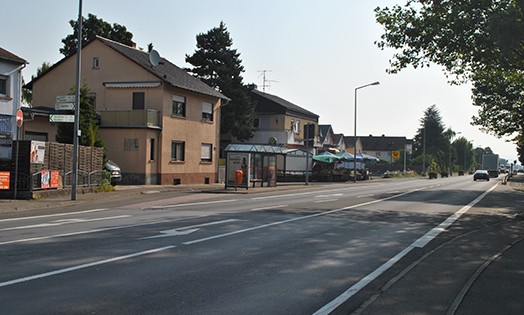 Wunschtraum oder bald Wirklichkeit? So leer wie am Freitag gegen 9 Uhr präsentiert sich die B 47 in Rosengarten auch in den Ferien nur äußerst selten. Foto: Benjamin Kloos