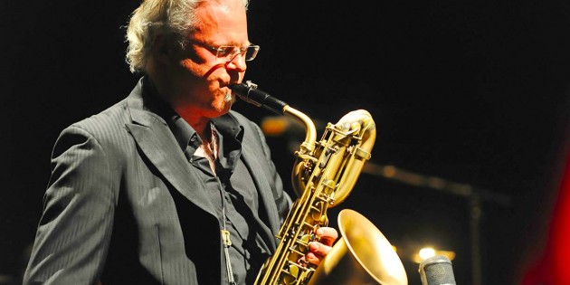 Einen beswingten Sonntag beschert die LA Reed Big Band unter Leitung von Rainer Heute ihren Fans am 10. November im Bürgerhaus in Hofheim.  Foto: oh