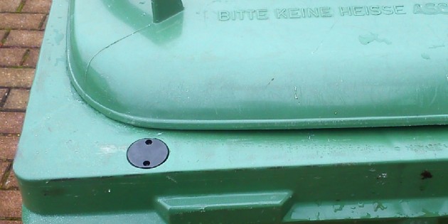 So sieht der Transponder im Papierbehälter von oben aus. Foto: oh