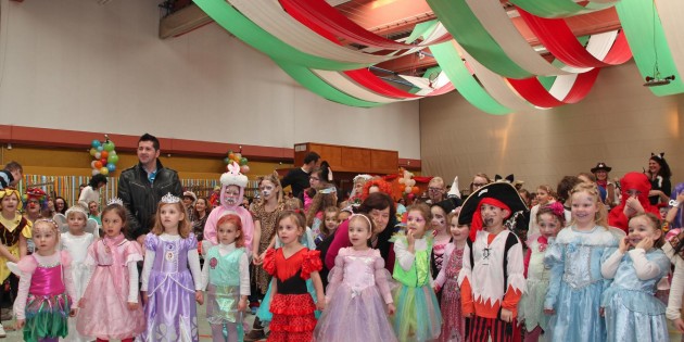 Tolle Kostümierungen, viele kreative Ideen waren zu sehen. Schön und laut, bunt und voller Bewegung war das CGT-Kinderkostümfest. Foto: Hannelore Nowacki