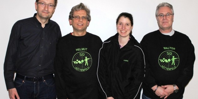 Aufsteiger in die Grundklasse 1: Die zweite Luftgewehrmannschaft der Sportschützenabteilung  der SG Hüttenfeld 1946 e. V. mit (v.l.n.r.) Cornelius Schürer, Helmut Günther, Karina Ackermann und Walter Ziegler. Foto: oh