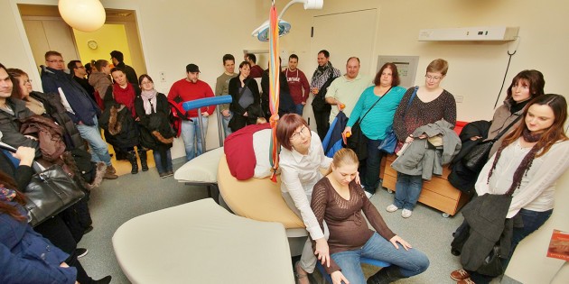 Großes Interesse gibt es an den regelmäßigen Informationsabenden des Kreiskrankenhauses Bergstraße in Heppenheim für werdende Eltern rund um das Thema Geburt. Foto: Thomas J. Zelinger