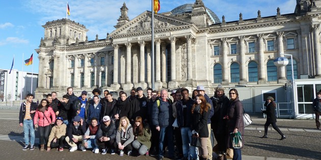 Politik zum Anfassen erlebten Schüler der Heinrich-Metzendorf-Schule bei einem Besuch in Berlin. Foto: oh