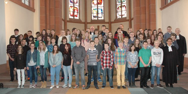 Der Konfirmandenjahrgang 2013/2014 zeigte eine gelungene Darbietung des Vorstellungsgottesdienstes am 23. März in der Domkirche. Foto: Sigrid Samson
