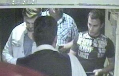 Wer kennt diese Männer? Foto: Polizeipräsidium Südhessen