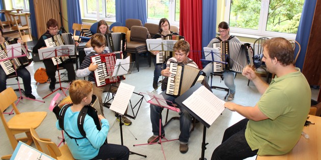 Gemeinsam musizieren macht Freude. Am 21. und 28. März können sich Interessierte davon beim HHC Groß-Rohrheim überzeugen. Foto: oh