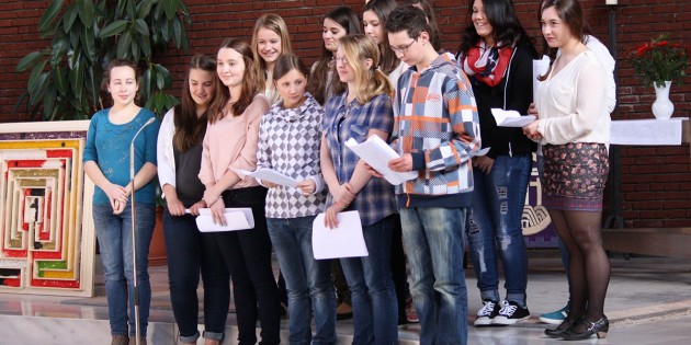 Stellten sich der Martin-Luther-Gemeinde vor: Die neuen Konfirmanden. Foto: Jasmin Riedel