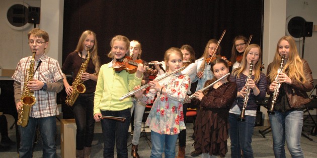 Schülerinnen und Schüler der Musikschule Lampertheim begeisterten die Zuschauer mit ihren vielfältigen Darbietungen beim Konzert. Foto: Sigrid Samson