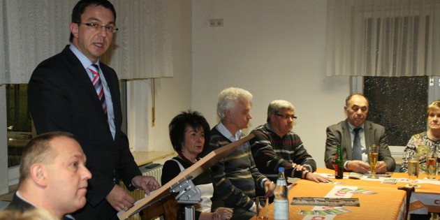 Der CDU-Parteivorsitzende Alexander Bauer eröffnete den politischen Aschermittwoch im Vereinsheim der Eintracht mit kritischen Worten. Foto: Eva Wiegand