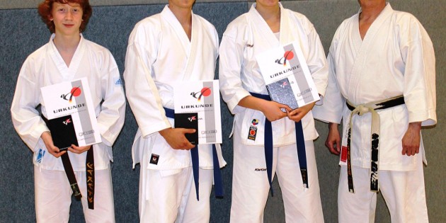 Sind stolz auf den braunen Gürtel: Alicia Walther, Justin Muth und Kristian Pöhlau. Foto: oh
