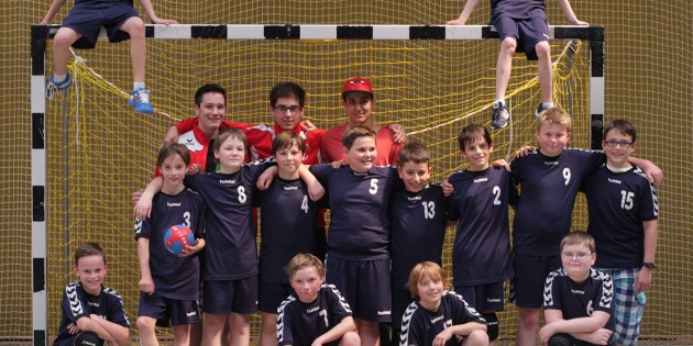 Noch spannender als in der Handball-Bundesliga: Für die Lampertheimer D-Jugendlichen war am Ende ein Tor für die Qualifikation zur Bezirksoberliga entscheidend. Foto: oh