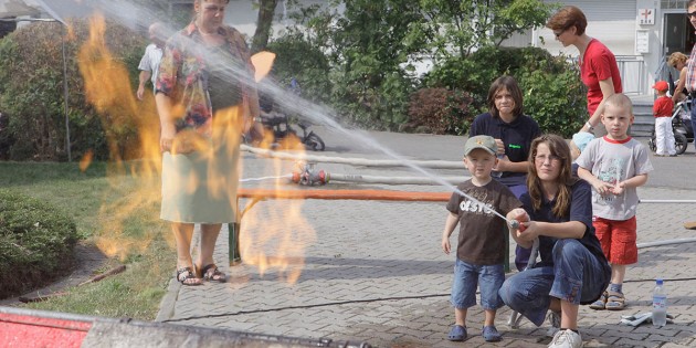 Die Feuerstrolche werden mit Spiel und Spaß an die Aufgaben der Feuerwehr herangeführt.  Foto: oh