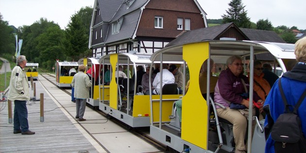Mit der Solardraisine ging es für die Hofheimer Reisegemeinschaft durch den Odenwald. Was gut gelaunt begann, endete abenteuerlich, aber dennoch glücklich. Foto: oh