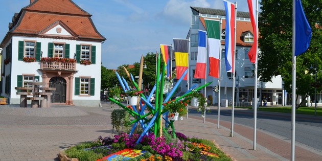 Der Europaplatz im Herzen Lampertheims wird am 23. Juli zum Schauplatz einer Stadtverordnetenversammlung unter freiem Himmel - mit hoffentlich starkem Zuspruch seitens der Bevölkerung. Foto: Steffen Heumann