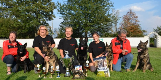 Mannschaft des Schäferhundevereins Lampertheim mit starker Leistung