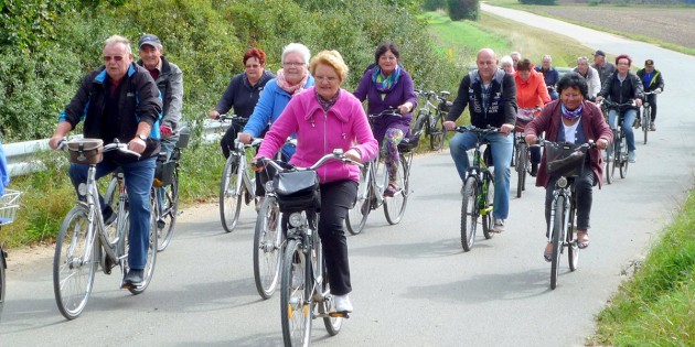Auf gut ausgebauten und wenig befahrenen landwirtschaftlichen Wegen sammelten die Bibliser Radwanderer bei der gemütlichen Saisonabschlussfahrt nochmals  Wertungskilometer für Bezirks- und Hessenwertung des BDR. Foto: oh