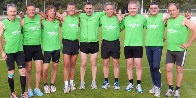 Große Freude über den dritten Platz: Dieter Glübert, Armin Stangenberg, Werner Reisner, Ernst  Becker, Karl Ofenloch, Reinhard Eckel, Bernd Rose, Hermann Mager und Peter Purdack (v.l.n.r.). Foto: oh