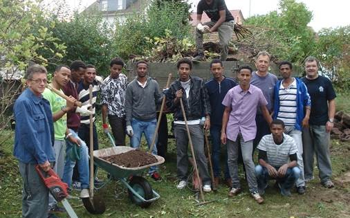Freuen sich über Unterstützung: Die Asylbewerber in Bürstadt. Foto: oh