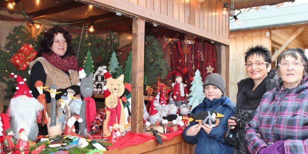 Wenn Lichter und Kinderaugen um die Wette strahlen und der Duft von gebrannten Mandeln und Glühwein durch die Straßen zieht, ist endlich wieder Weihnachtsmarktzeit. Archivfoto: Hannelore Nowacki