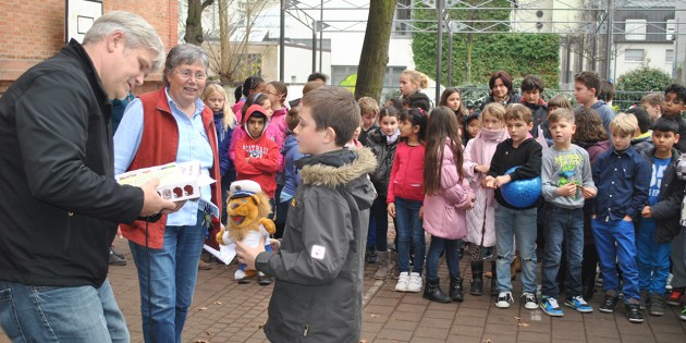 Sicher zum Schulweg hieß es vom 19. September bis 17. Oktober. Alle Klassenstufen der drei Grundschulen der Lampertheimer Kernstadt suchten den Sieger - so wie hier die Klasse 3 a der Schillerschule. Foto: Benjamin Kloos