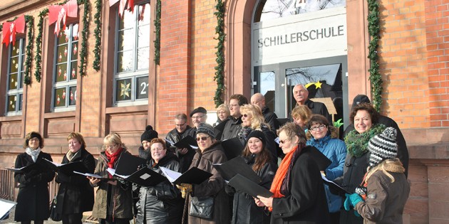 Verkürzt ab dem 1. Dezember wieder das Warten aus Weihnachten: Der Adventskalender der Schillerschule Lampertheim. Archivfoto: Benjamin Kloos
