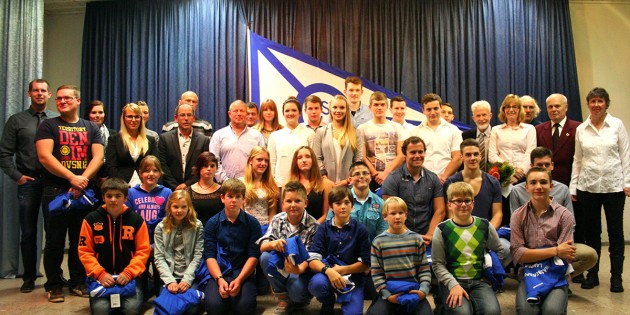 Die Leistungen aus dem Vorjahr übertroffen: 42 aktive Sportlerinnen und Sportler holten in der vergangenen Saison zahlreiche Titel, darunter auch einen Weltmeistertitel, in die Spargelstadt. Foto: Manuel Ding