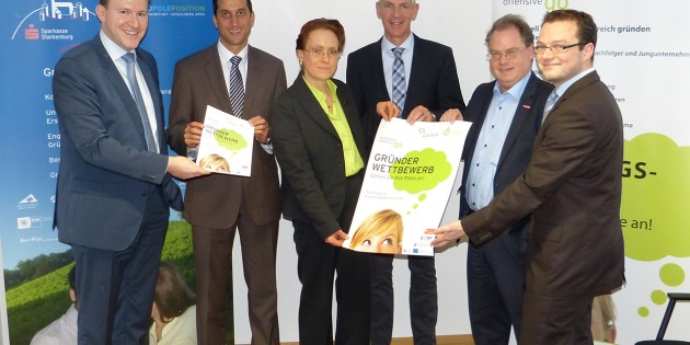 Dr. Matthias Zürker, Geschäftsführer der Wirtschaftsregion Bergstraße / Wirtschaftsförderung Bergstraße GmbH (WFB), Robin Chatterjee, Bereichsdirektor Firmenkunden bei der Sparkasse Starkenburg, Gabriele Seubert, Wirtschaftsservice Odenwald-Regional-Gesellschaft mbH (OREG), Achim Kopp, Geschäftsführer Kopp-Schleiftechnik GmbH, Olaf Kittel, Abteilungsleiter Betriebswirtschaftliche Beratung bei der Handwerkskammer (HWK) Frankfurt-Rhein-Main, und Marco Kreuzer, Projektleiter Gründungsoffensive Bergstraße-Odenwald und Gründerberater (v.l.). Foto: WFB