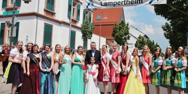 Der Wirtschafts- und Verkehrsverein Lampertheim ist im Spargelrat und im Festausschuss vertreten und beteiligt sich an der Ausstattung der Spargelkönigin. Archivfoto: Hannelore Nowacki