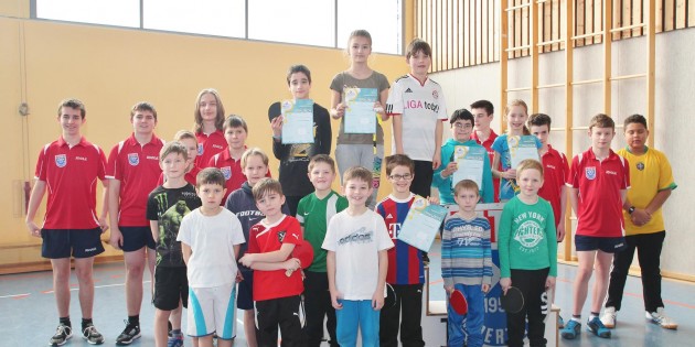 Die weiteren Sieger standen erst später fest. Nach der Pause ging das Turnier weiter Aufs Siegertreppchen durfte in der Altersklasse der 10- bis 11-Jährigen Anastasia Dachtler, den 2. Platz errang Lian Schmeltzinger. Bei den 8- bis 9-Jährigen wurde Max Diesterweg Erster, Patrick Dell belegte den 2. Platz, Gianluca Batticane den 3. Platz. Inessa Krutsch wurde Vierte. Foto: Hannelore Nowacki