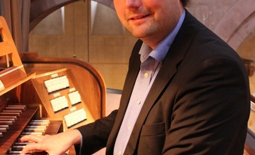 Sascha André Heberling wird das Passionskonzert auf der Orgel begleiten sowie eine Sonate und weitere Orgelstücke des Komponisten Josef Gabriel Rheinberger spielen. Foto: oh