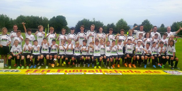 Die Hüttenfelder Fußballer bei der FFH Fußballschule im vergangenen Jahr. Foto: ehr