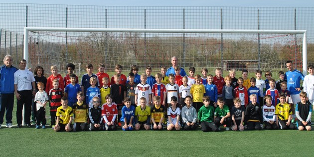 Gemeinsam spielerisch lernen: Die Teilnehmer des Fußballcamps des TV Lampertheim und der 1. Fußballschule Rhein-Neckar sind regelmäßig von den Trainingstagen begeistert. Archivfoto: Benjamin Kloos
