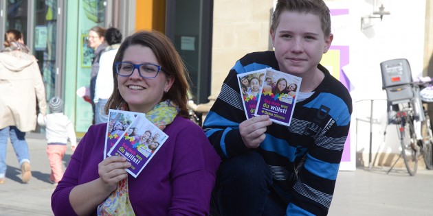 Die Jugend ist ebenfalls zur Kirchenvorstandswahl eingeladen: Jasmin Meister und Malta Haberlah hoffen, dass viele Gemeindemitglieder ab 14 Jahren die Möglichkeit zur Wahl nutzen. Foto: EKHN