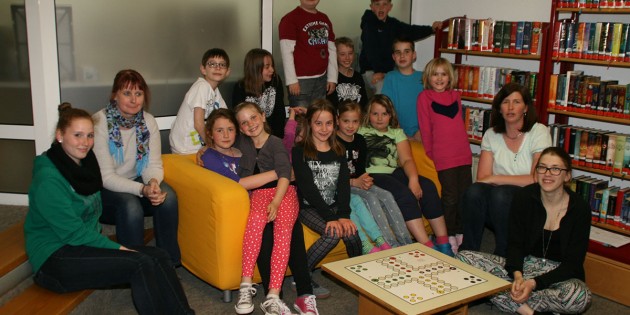 Zu einer spannenden Übernachtung mit vielen Überraschungen zogen am letzten Donnerstagabend 13 Kinder in die Räumlichkeiten der Stadtbücherei in Lampertheim ein. Foto: Eva Wiegand