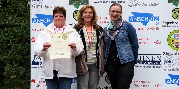 Freuten sich über den Vizehessenmeister-Titel: Die Bürstädter Schützinnen. Foto: oh
