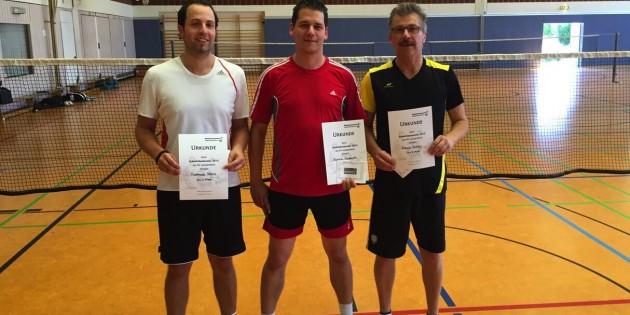 Belegten die ersten drei Plätze beim Schleifchenturnier des BVL: Matthias Stärk, Sieger Sascha Massoth und Klaus Schön (v.l.). Foto: oh