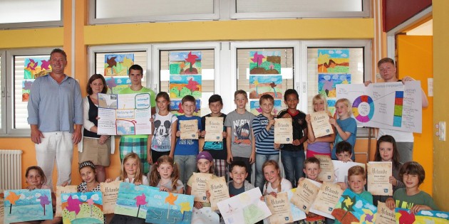 Das Engagement der Grundschulklassen und der 9. Klasse der Schule in den Weschnitzauen hat sich gelohnt, denn die Beschäftigung mit dem Thema Energieeinsparen hat offensichtlich Spaß gemacht und große Anerkennung gefunden. Foto: Hannelore Nowacki