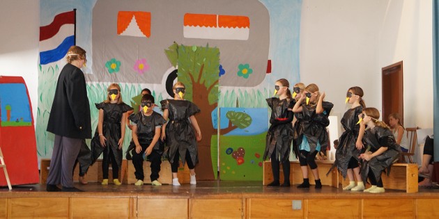 Um die Einzigartigkeit jedes Menschen ging es in der Aufführung des Musicals von den Dritt- und Viertklässlern der Theater-AG der Goetheschule. Foto: Sigrid Samson