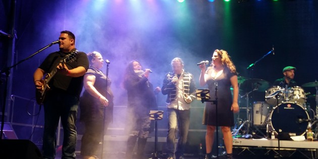 „Wir setzen jedes Jahr noch eine Schippe drauf" - damit hatte Projektbeauftragte und MIL-Mitglied Barbara Boll im Vorfeld Recht und präsentierte mit ihren Mitstreitern ein Jubiläums-"Rock am See" voller Überraschungen und Highlights. Foto: Sigrid Samson