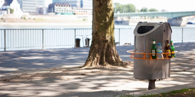 So wie hier in Köln werden auch in Lampertheim in Kürze Pfandringe an ausgewählten Mülleimern zu finden sein. Foto: Pfandring: Paul Ketz, Bild: Markusdiefenbacher