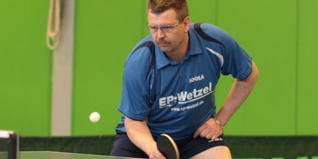 Markus Weimer stand bei den Tischtennis-Kreismeisterschaften insgesamt viermal auf dem Treppchen und holte sich einen kompletten Medaillensatz. Foto: ehr