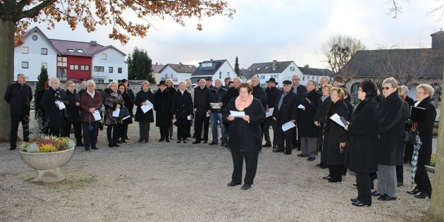 Der GV Frohsinn gedachte anlässlich des Totensonntags seinen verstorbenen Mitgliedern. Foto: oh
