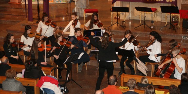 Gelungener Auftritt: Das Jugendorchester unter Leitung von Susanne Weinacker stellte sein Können beim alljährlichen Orchesterkonzert der Musikschule Lampertheim unter Beweis. Foto: Eva Wiegand