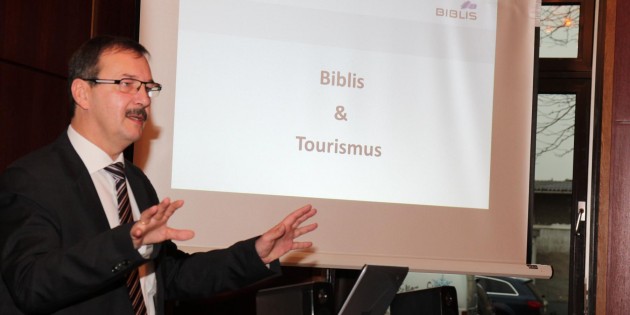 Biblis und Tourismus – diese zunächst überraschend erscheinende Verbindung soll dem Strukturwandel in Biblis weiteren Schwung geben. Bürgermeister Felix Kusicka stellte das Projekt vor. Foto: Hannelore Nowacki