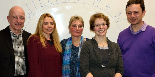 Das Lehrerteam der Abendschule, das sich zunächst um die Flüchtlingskurse kümmert: Schulleiter Winfried Hammacher, Kerstin Schwalbach, Ursula Rothenstein-Medeiros, Katrin Weimann und Stephan Dröscher (v.l.). Foto: oh