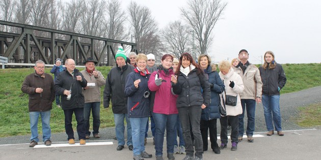 Auch für die passende Stärkung unterwegs war bei der Winterwanderung des MGV Liederkranz Biblis gesorgt. Foto: oh