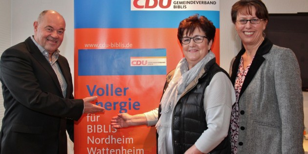 Die drei Spitzenkandidaten stellten das Wahlprogramm des CDU-Stadtverbandes vor: Spitzenkandidatin Rita Schramm (Mitte), Herbert Ritzert und Johanna Ivoine. Foto: Hannelore Nowacki
