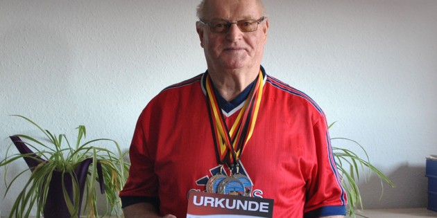Heinz Janson dreifacher Medaillengewinner bei Deutschen Winterwurfmeisterschaften