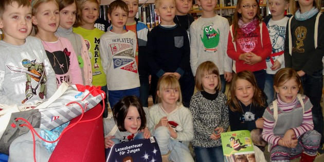 Mit viel Freude machten sich die Kita-Kinder auf in spannende Leseabenteuer. Foto: oh