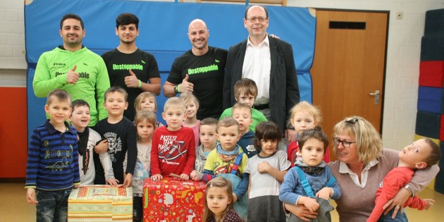 „Spielzeugregen“ für Lampertheimer Kindergärten